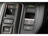 e:HEV車のエレクトリックギアセレクターを「D」から「B」にすると、アクセルオフ時の減速感がより強くなります。