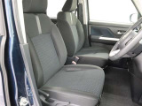 運転席と助手席には、冬場にとてもうれしい快適なシートヒーター付きです♪