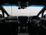 見通しのよいすっきりとした視界で、誰でも運転しやすいです。運転のしやすさは疲れにくさにも繋がりますよ♪