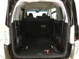 3列目を収納すればこんなに広々スペースの出来上がり。大きな荷物も積み込み可能です。