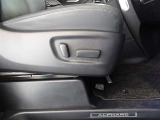 パワーシート搭載。微妙な調整が手軽にでき、ピッタリのポジションで運転することが可能です。