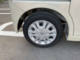 純正タイヤ・ホイールキャップ仕様