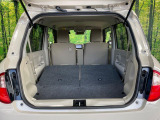 普段のお買い物や通勤、送迎等に十分な荷室スペースを確保しております。セカンドシートを倒すと、大きな荷物の積載も可能です♪
