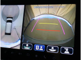 前後左右4つのカメラを合成して上から見ているような感覚で駐車を行っていただけます♪ 切り替えスイッチであらゆるカメラモードに切り替えが可能です!