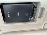 ETCももちろん搭載。いちいち料金所で停車する必要なんて当然ないです。スムーズにストレスなくドライブをお楽しみください。(※支払総額にセットアップ費用は含まれておりません。)