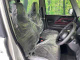 運転席シート廻りは使用感も少なく、良好な状態となっています。丁寧に使われていたことがよくわかりますね。