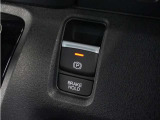 オートブレーキホールド機能付き電子パーキングブレーキ!ブレーキペダルを足から離しても停車状態を保ちます。アクセルを踏めば自動でブレーキが解除され、発進可能!