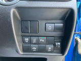 パワースライドドアなど各機能のスイッチは運転席から操作ラクラク。