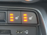 運転席・助手席にはシートヒーターを!寒季節にも安全で快適な操作をサポートします。