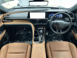 クラウンスポーツ 2.5 Z E-Four 4WD 本革シート