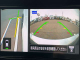 【アラウンドビューモニター】バック以外の際にも前方死角の確認にも使えます。