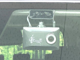 【ドライブレコーダー】ドライブレコーダー装備!走行中はもちろん、あおり運転や事故に遭遇した際、映像で記録し、万一のリスクに備えます。※記録用SDカードはお客様ご自身でご準備いただく必要があります。