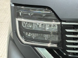 LEDヘッドライトは、点灯の瞬間から最大光量を発揮し、突然暗くなるトンネルなどでの安定感を高めます。