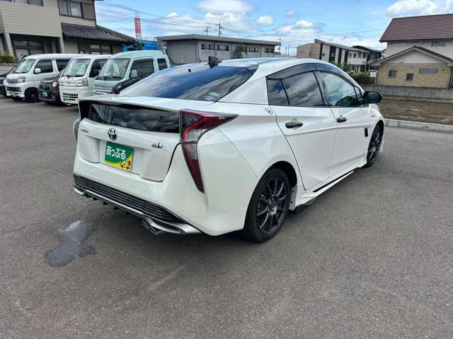 トヨタ プリウス 1.8 S セーフティ プラス ツートーン の中古車詳細