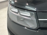 LEDヘッドライトは、点灯の瞬間から最大光量を発揮し、突然暗くなるトンネルなどでの安定感を高めます。