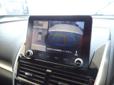 ★全方位モニター★4個のカメラから得た画像を車両上方から見下ろしたような映像で表示することで、車と路面の駐車枠の関係を一目で確認できます★