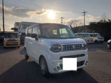 専用スタッフがルームクリーニングと外装の仕上げを一台一台丁寧に実施しております。