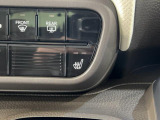 【シートヒーター】運転席、助手席にはシートヒーターが装備されております。これからの季節には嬉しい装備です!