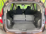 普段のお買い物や通勤、送迎等に十分な荷室スペースを確保しております。セカンドシートを倒すと、大きな荷物の積載も可能です♪