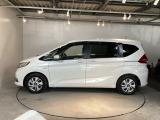 大きく開いて、乗り降りしやすい両側電動スライドドアです。