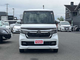 当店は最新鋭の設備を完備した大型工場併設店です☆車検・点検などオーナー様の信頼を得られるよう日々整備士達は努力を欠かしません。ハイブリッドに関する知識や診断機など確りご用意し安心をお届けします☆