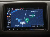純正8インチプレミアムインターナビ(VXM-207VFEi)&バックカメラが装備されているので、普段の使い勝手もロングドライブも快適です。