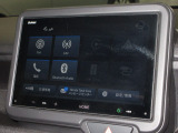 N-BOXカスタムに付いているホンダ純正8インチディスプレイオーディオはCDプレーヤー・AM/FMチューナーがご使用いただけます。お好みの音楽を聞きながらのドライブは楽しさ倍増ですね!
