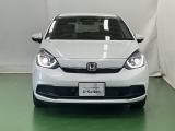 LEDヘッドライトを装備しています。LEDヘッドライトはとても明るく、雨の日や夜間走行も安全・安心です。オートライトコントロール付きで周囲の明るさに応じて自動で点灯・消灯します