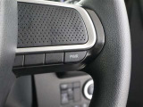各スイッチ類が使いやすい位置にレイアウトされています。便利な機能をご利用ください。