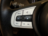 【ステアリングリモコン】ステアリングにオーディオ調節可能なスイッチが装備されていますので運転中でも視線をそらさずにオーディオの調節が可能です!