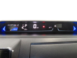 ドライブアシストイルミネーション。エコ運転時や注意喚起時など運転状況によって照明色が変化。楽しいです