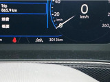 新車拠点のデモカー(試乗車)で使用していた車両です。弊社整備工場にて点検整備を行ったうえで新車保証を継承いたしますのでご安心ください。
