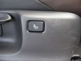 ドライビングポジションを記憶させ、運転する人が代わってもすぐに自分のポジションを呼び出せます。