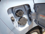 ☆ガソリン車ではないので、給油口はありませんが、充電ポートがあります☆