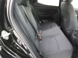 リアシートも厚く、長時間の移動もらくらくです!車種によってはラゲージスペースやトランクへのアクセスも可能!乗り心地・使い勝手共に充実です!!