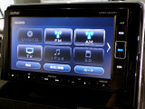 CD、DVD、Bluetooth、AM、FM、AUX、スマートフォン接続ができます。