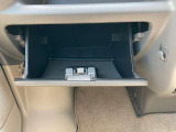 グローブボックスも大きく使いやすいです。