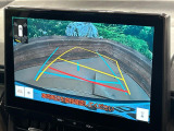 【バックカメラ】駐車時に後方がリアルタイム映像で確認できます。大型商業施設や立体駐車場での駐車時や、夜間のバック時に大活躍!運転スキルに関わらず、今や必須となった装備のひとつです!