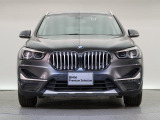 【キドニーグリル】BMWの代名詞。一目見ただけでBMWであると認識できる確固たるアイコンとして存在感を放ちます。