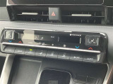 オートエアコン★温度を設定すれば車内を快適な温度に保ってくれます♪寒い日のドライブを快適にしてくれるシートヒーターも付いてます♪