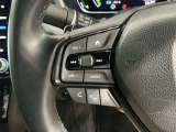 ステアリングにオーディオ操作スイッチが付いています。オーディオ画面に直接タッチしなくても操作が出来ますので、運転に集中できます。