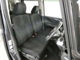 ゆとりある広々とした車内空間は、ドライブを始め買い物やレジャーなど、幅広く活躍します。一人でもみんなとでもお出かけを楽しみましょう!