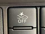 【スマートアシスト】走行中に前方の車両等を認識し、衝突しそうな時は警報とブレーキで衝突回避と被害軽減をアシスト。より安全にドライブをお楽しみいただけます。