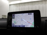 スマホをクルマとつなぐだけで、おなじみのアプリをディスプレイオーディオ上で気軽に使えるようになります。スマホと同じ感覚の画面タッチ操作はもちろん、ハンズフリー通話や各種機能を音声操作出来ます(^^)/
