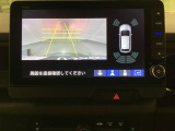 バックでの車庫入れも安心です! リアカメラが付いているバックモニター付のナビを装備しております。バンパーについているソナーや、操作線もついており距離感も画面から確認できます。