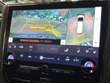 【パノラミックビューモニター】専用のカメラにより、上から見下ろしたような視点で360度クルマの周囲を確認することができます☆死角部分も確認しやすく、狭い場所での切り返しや駐車もスムーズに行えます。
