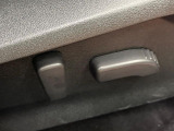 【パワーシート】スイッチ一つで簡単にシートの微調整が可能!電動だから力もいりません!快適なシートポジションにセットして、快適なドライブをお楽しみください。