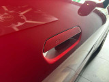【スマートキー】お車に近づくだけでドアロック/ロック解除が可能です。
