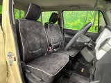 運転席シート廻りは使用感も少なく、良好な状態となっています。丁寧に使われていたことがよくわかりますね。