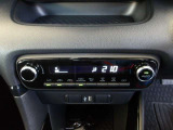 オートエアコンを装着しておりますので車内をお好みの快適な温度に保つことが可能です!